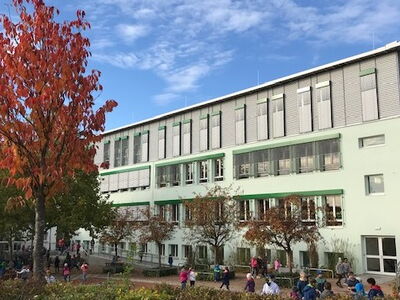 Schulgebäude Grundschule Hainsacker